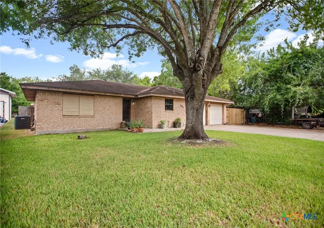 Photo 2 of Single family home for sale at 1601 Avalon St, Port Lavaca, TX 77979 | MLS# 625963 | Listing updated on 2026-09-23