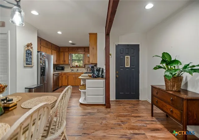 Photo 4 of Single family home for sale at 1601 Avalon St, Port Lavaca, TX 77979 | MLS# 625963 | Listing updated on 2026-09-23