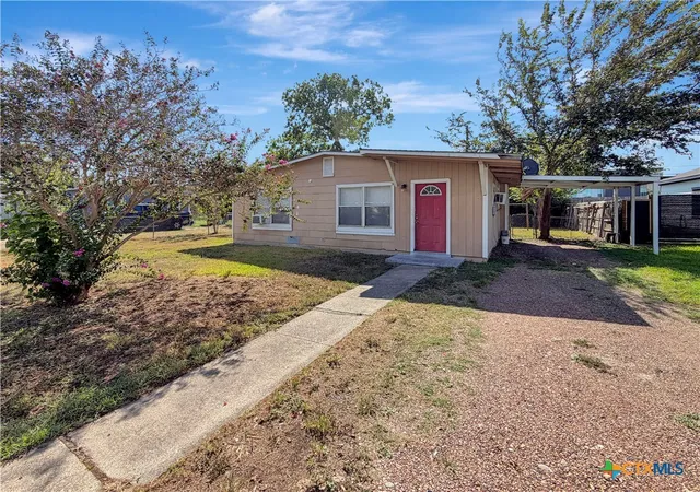 Photo 1 of Single family home for sale at 2907 Cypress St, Victoria, TX 77901 | MLS# 625957 | Listing updated on 2026-09-24