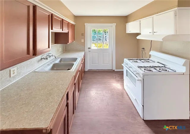 Photo 4 of Single family home for sale at 2907 Cypress St, Victoria, TX 77901 | MLS# 625957 | Listing updated on 2026-09-24