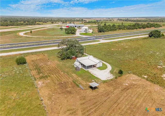 Photo 4 of Manufactured home for sale at 240 E Frontage Rd, Victoria, TX 77905 | MLS# 625949 | Listing updated on 2026-09-23