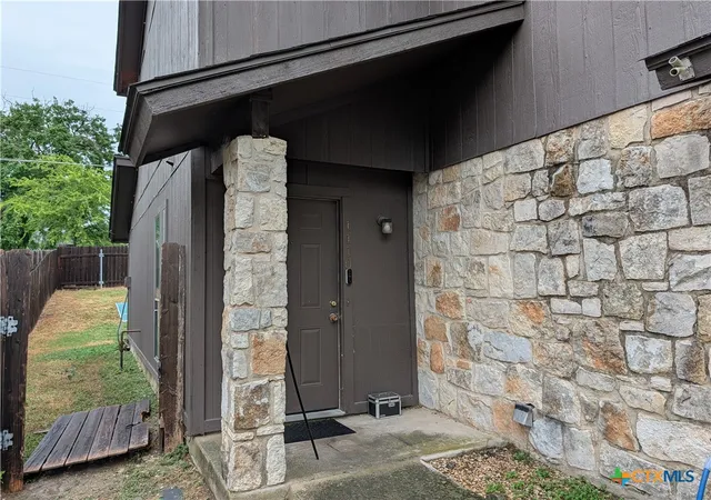Photo 2 of Single family home for sale at 1110 Royal Crst Dr, Killeen, TX 76549 | MLS# 625990 | Listing updated on 2026-10-07