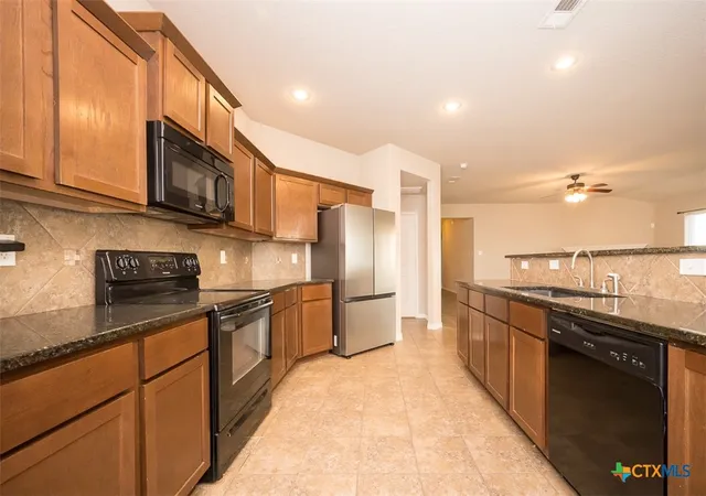 Photo 3 of Single family home for sale at 2502 Tara Dr, Killeen, TX 76549 | MLS# 625971 | Listing updated on 2026-10-08