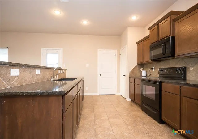 Photo 3 of Single family home for sale at 2502 Tara Dr, Killeen, TX 76549 | MLS# 625971 | Listing updated on 2026-10-08