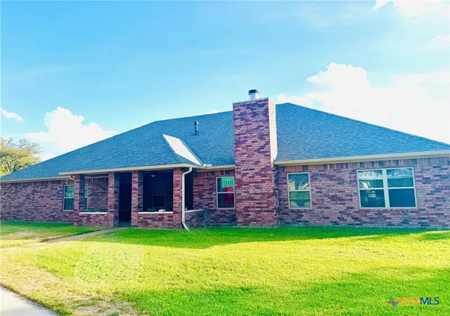Photo 3 of Single family home for sale at 612 River Oaks Dr, Gatesville, TX 76528 | MLS# 626008 | Listing updated on 2026-09-28