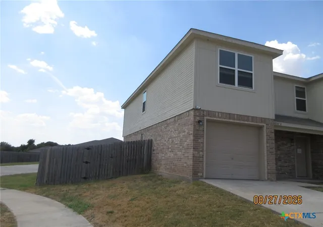 Photo 3 of Townhouse for sale at 5800 Rustler Dr, Killeen, TX 76543 | MLS# 626009 | Listing updated on 2026-09-25