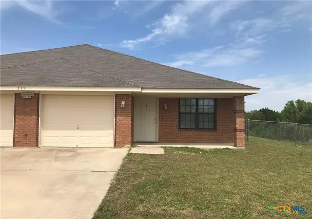 Listing Photo 4 - Condo for sale in building located at 219 Janelle Dr, Copperas Cove, TX 76522 - Unit #A & B