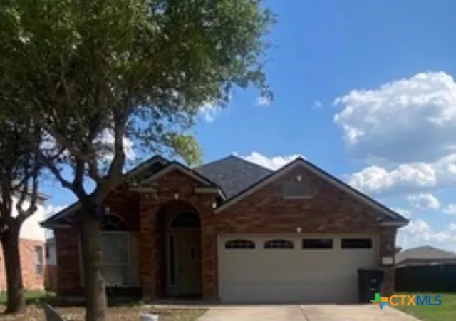 Photo 1 of Sale Pending at 6212 Charlotte Ln, Killeen, TX 76542 | MLS# 625984 | Listing updated on 2026-10-28