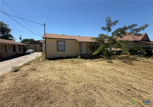 Photo 1 of Single family home for sale at 718 W Ave C, Killeen, TX 76541 | MLS# 626048 | Listing updated on 2026-09-23