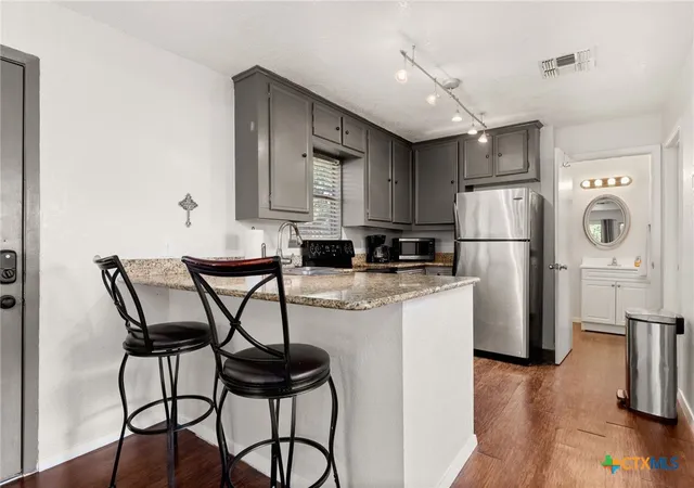 Photo 3 of Single family home for sale at 1359 Glenn Dr, Canyon Lake, TX 78133 | MLS# 626079 | Listing updated on 2026-09-23