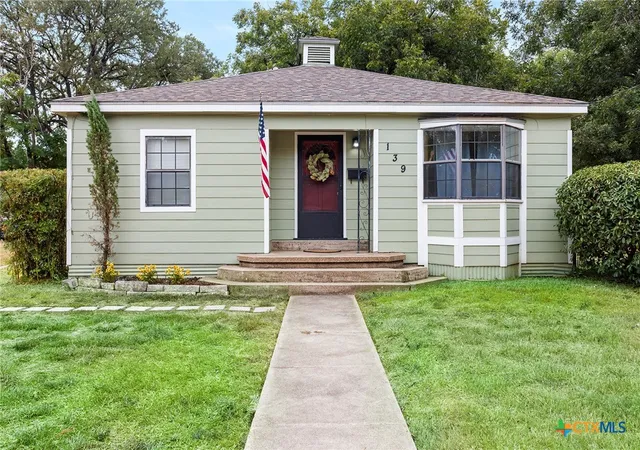 Photo 1 of Single family home for sale at 139 E 13th Avenue, Belton, TX 76513 | MLS# 625436 | Listing updated on 2026-10-06