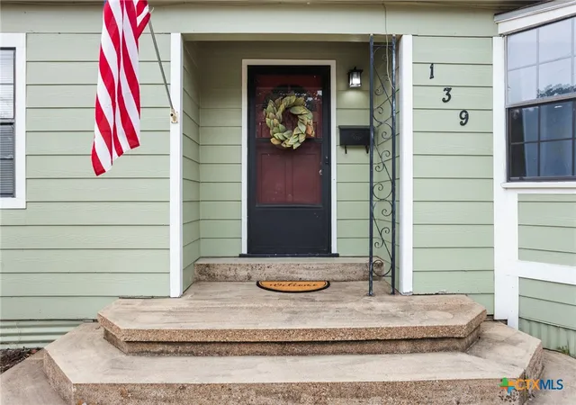 Photo 2 of Single family home for sale at 139 E 13th Avenue, Belton, TX 76513 | MLS# 625436 | Listing updated on 2026-10-06