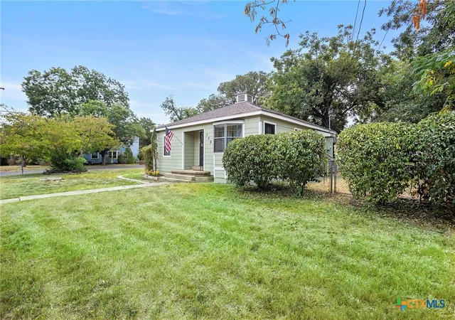 Photo 4 of Single family home for sale at 139 E 13th Avenue, Belton, TX 76513 | MLS# 625436 | Listing updated on 2026-10-06