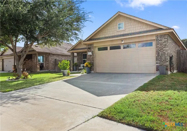 Photo 3 of Single family home for sale at 117 Flint Rock Ct, Victoria, TX 77904 | MLS# 625678 | Listing updated on 2026-09-30