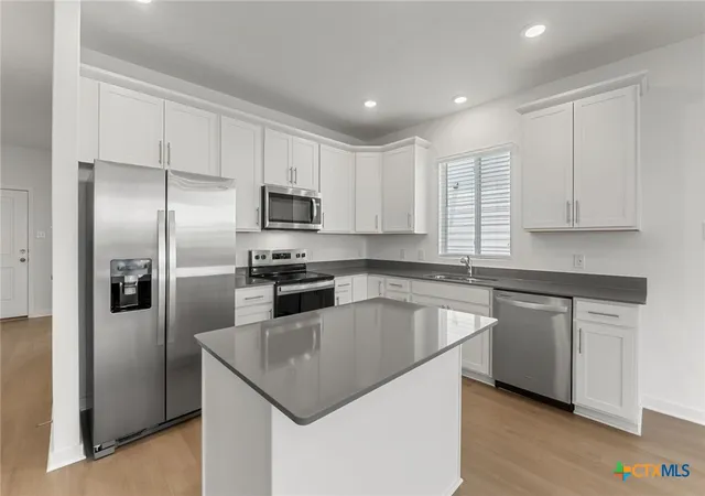 Photo 3 of Single family home for sale at 1342 Sky Ridge Ct, Belton, TX 76513 | MLS# 626109 | Listing updated on 2026-09-24