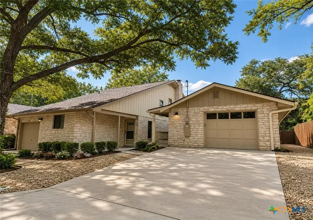 Photo 1 of Townhouse for sale at 105 Blanco St, San Marcos, TX 78666 | MLS# 626125 | Listing updated on 2026-09-24