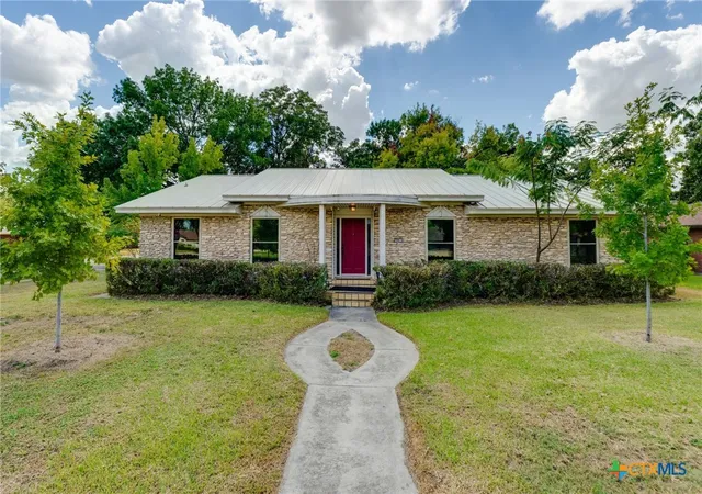 Photo 1 of Single family home for sale at 704 Illinois Ave, Killeen, TX 76541 | MLS# 626032 | Listing updated on 2026-10-02