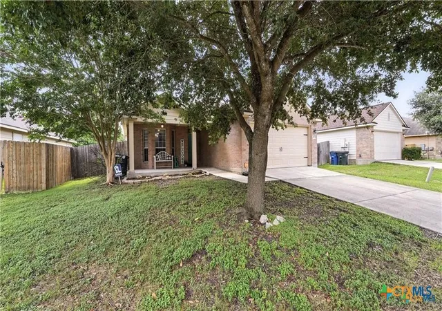 Photo 3 of Single family home for sale at 427 Roadrunner Ave, New Braunfels, TX 78130 | MLS# 625996 | Listing updated on 2026-10-07