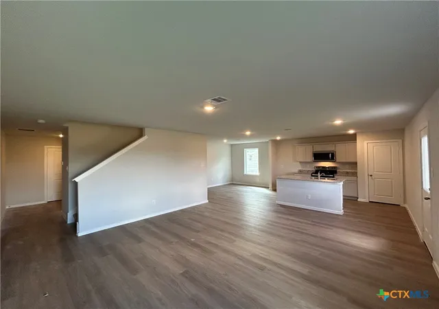 Photo 2 of Single family home for sale at 121 Mullins Dr, Rockdale, TX 76567 | MLS# 626177 | Listing updated on 2026-10-01