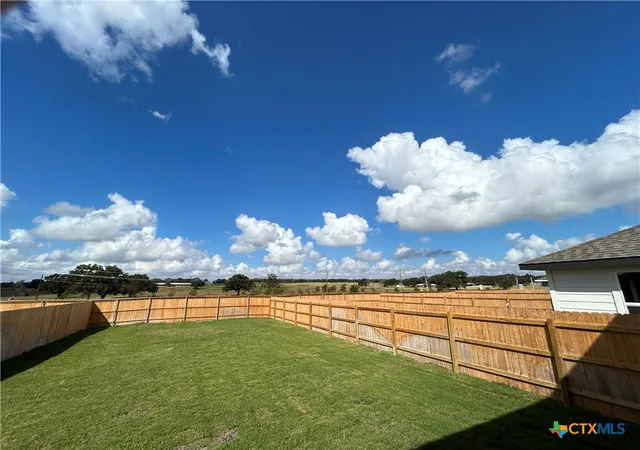 Photo 3 of Single family home for sale at 121 Mullins Dr, Rockdale, TX 76567 | MLS# 626177 | Listing updated on 2026-10-01