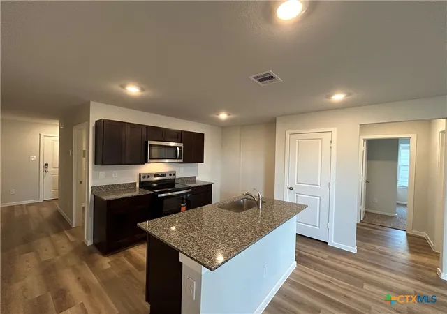 Photo 2 of Single family home for sale at 125 Mullins Dr, Rockdale, TX 76567 | MLS# 626178 | Listing updated on 2026-10-01