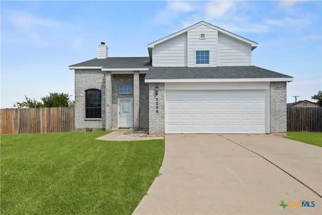 Photo 1 of Sale Pending at 3200 Crescent Dr, Killeen, TX 76543 | MLS# 626118 | Listing updated on 2026-10-21