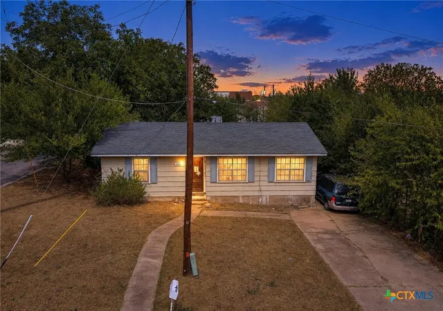 Photo 3 of Single family home for sale at 200 E Hoopes Ave, Pflugerville, TX 78660 | MLS# 625859 | Listing updated on 2026-09-24