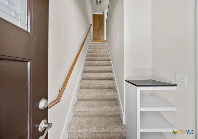 Listing Photo 4 - Condo for sale in building located at 13420 Lyndhurst St, Austin, TX 78729 - Unit #103