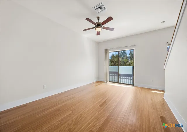 Listing Photo 5 - Condo for sale in building located at 13420 Lyndhurst St, Austin, TX 78729 - Unit #103