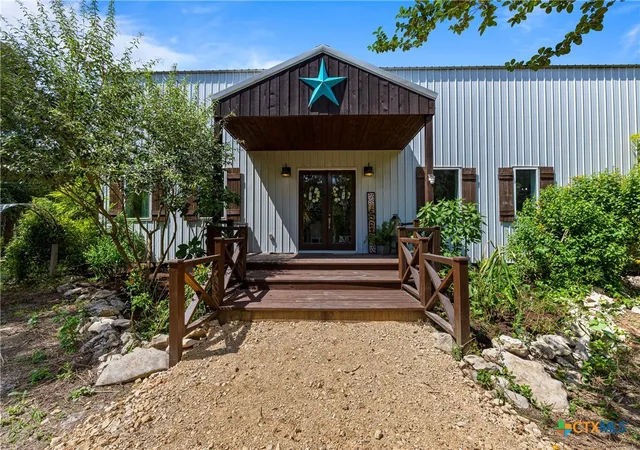 Photo 2 of Single family home for sale at 420 Private Rd 2843, Edna, TX 77957 | MLS# 626016 | Listing updated on 2026-09-29