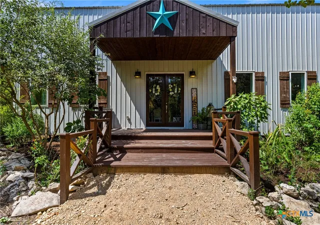 Photo 3 of Single family home for sale at 420 Private Rd 2843, Edna, TX 77957 | MLS# 626016 | Listing updated on 2026-09-29