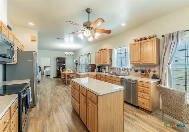 Photo 3 of House for sale at 834 County Rd 103, Rogers, TX 76569 | MLS# 626220 | Listing updated on 2026-10-07