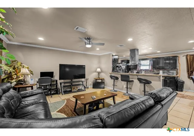 Photo 2 of Single family home for sale at 509 S Glendale St, Hallettsville, TX 77964 | MLS# 626198 | Listing updated on 2026-09-25
