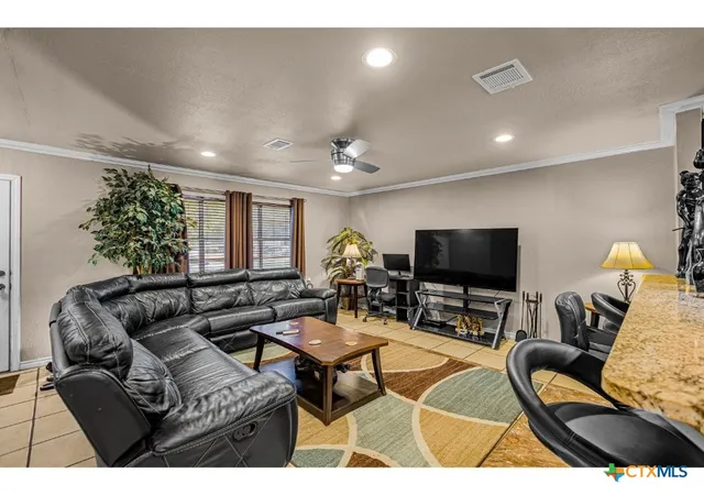 Photo 3 of Single family home for sale at 509 S Glendale St, Hallettsville, TX 77964 | MLS# 626198 | Listing updated on 2026-09-25