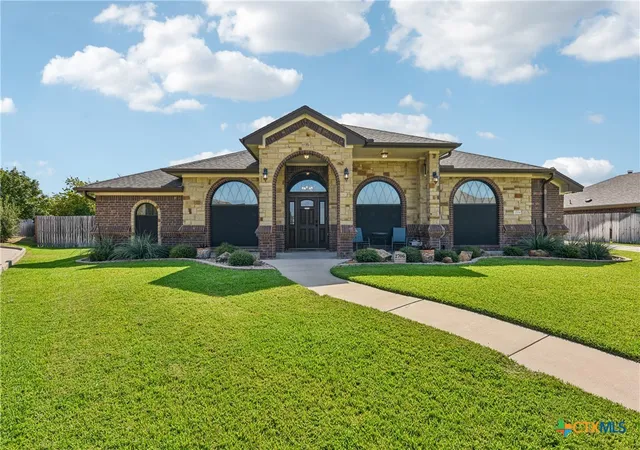 Photo 1 of Sale Pending at 2706 Ancestor Dr, Killeen, TX 76549 | MLS# 626170 | Listing updated on 2026-10-02