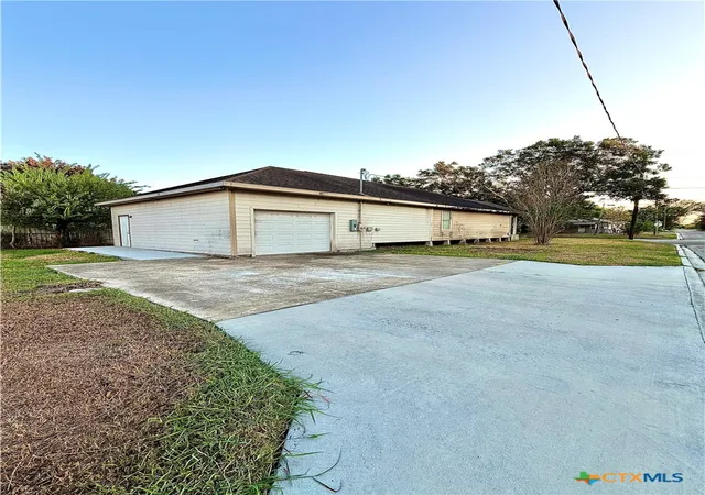Photo 1 of Single family home for sale at 802 S Colorado St, Port Lavaca, TX 77979 | MLS# 626029 | Listing updated on 2026-09-25
