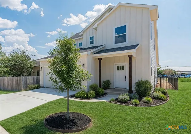 Photo 1 of Single family home for sale at 362 Stagecoach Trl, San Marcos, TX 78666 | MLS# 626263 | Listing updated on 2026-10-08