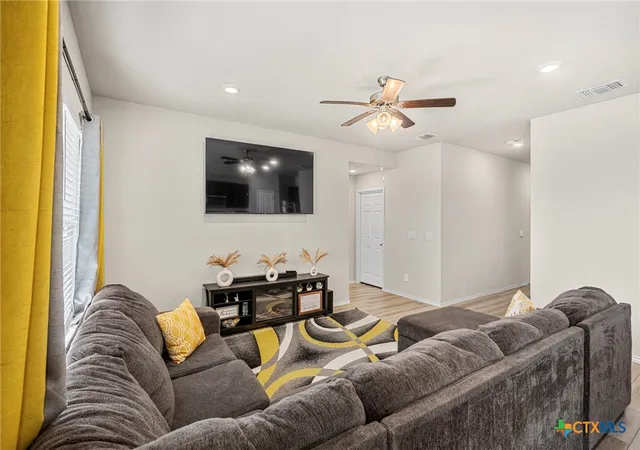 Photo 4 of Single family home for sale at 2354 Aylesbury Dr, Copperas Cove, TX 76522 | MLS# 626015 | Listing updated on 2026-09-25