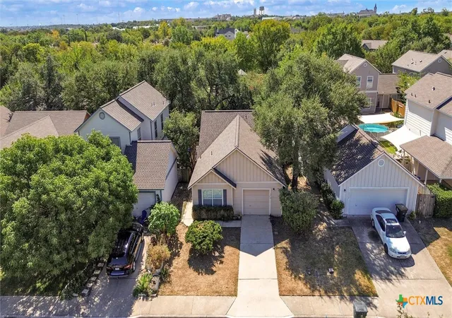 Photo 3 of Single family home for sale at 1313 E 3rd Street, Georgetown, TX 78626 | MLS# 626285 | Listing updated on 2026-09-28