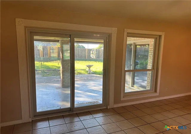 Photo 3 of Single family home for sale at 301 Cedar Crst Dr, Killeen, TX 76543 | MLS# 626270 | Listing updated on 2026-10-06