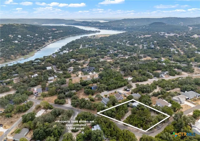 Photo 1 of Single family home for sale at 18307 E Lakeview Dr, Jonestown, TX 78645 | MLS# 626051 | Listing updated on 2026-10-07