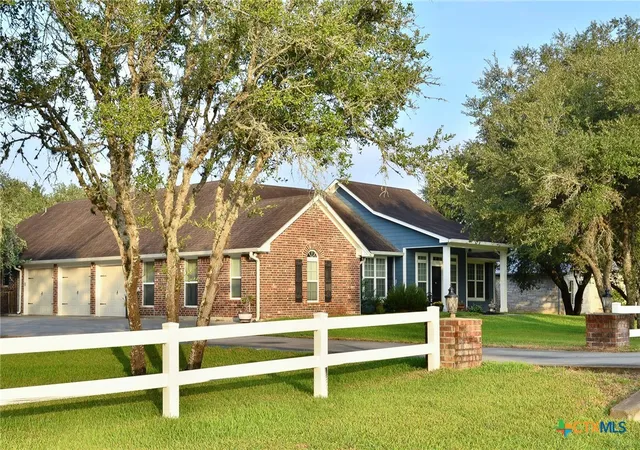 Photo 2 of Single family home for sale at 91 Pura Vida Rd, Inez, TX 77968 | MLS# 626253 | Listing updated on 2026-09-26