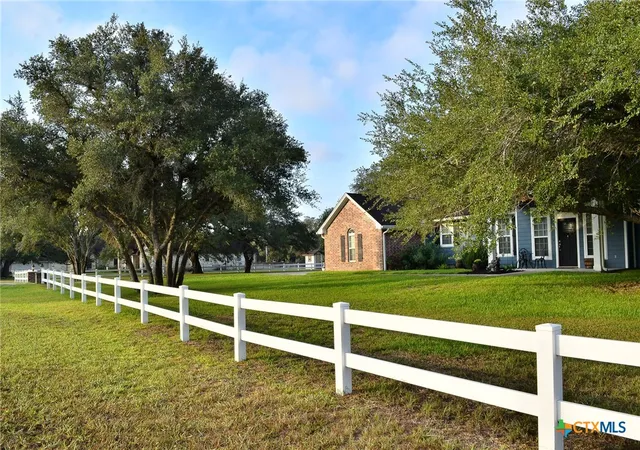 Photo 3 of Single family home for sale at 91 Pura Vida Rd, Inez, TX 77968 | MLS# 626253 | Listing updated on 2026-09-26