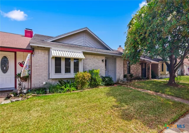 Photo 2 of Townhouse for sale at 208 Versailles St, Victoria, TX 77904 | MLS# 625262 | Listing updated on 2026-09-27