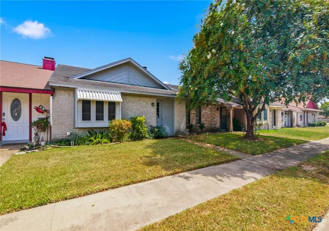 Photo 4 of Townhouse for sale at 208 Versailles St, Victoria, TX 77904 | MLS# 625262 | Listing updated on 2026-09-27