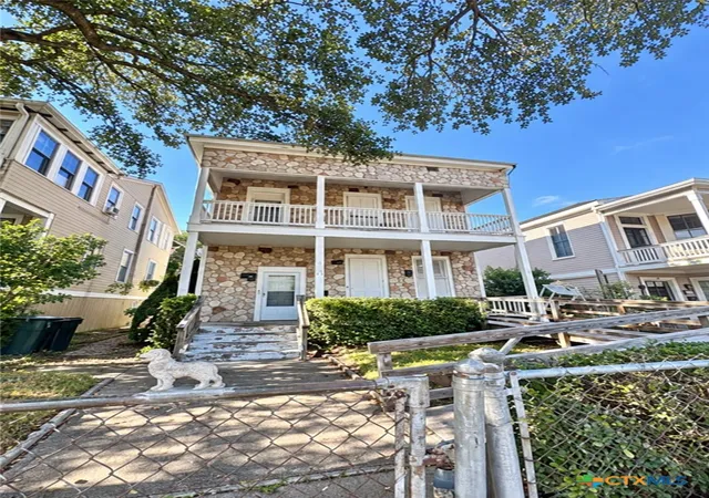 Photo 3 of Single family home for sale at 1612 Ave L, Galveston, TX 77550 | MLS# 626340 | Listing updated on 2026-10-08