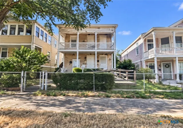 Photo 3 of Single family home for sale at 1612 Ave L, Galveston, TX 77550 | MLS# 626340 | Listing updated on 2026-10-08