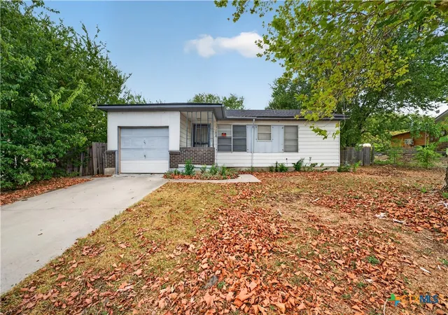 Photo 1 of Single family home for sale at 1010 Houston St, Killeen, TX 76541 | MLS# 626351 | Listing updated on 2026-10-07