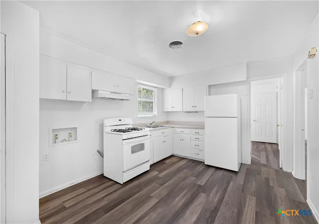 Photo 2 of Single family home for sale at 1010 Houston St, Killeen, TX 76541 | MLS# 626351 | Listing updated on 2026-10-07
