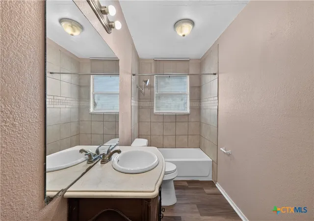Photo 4 of Single family home for sale at 1010 Houston St, Killeen, TX 76541 | MLS# 626351 | Listing updated on 2026-10-07